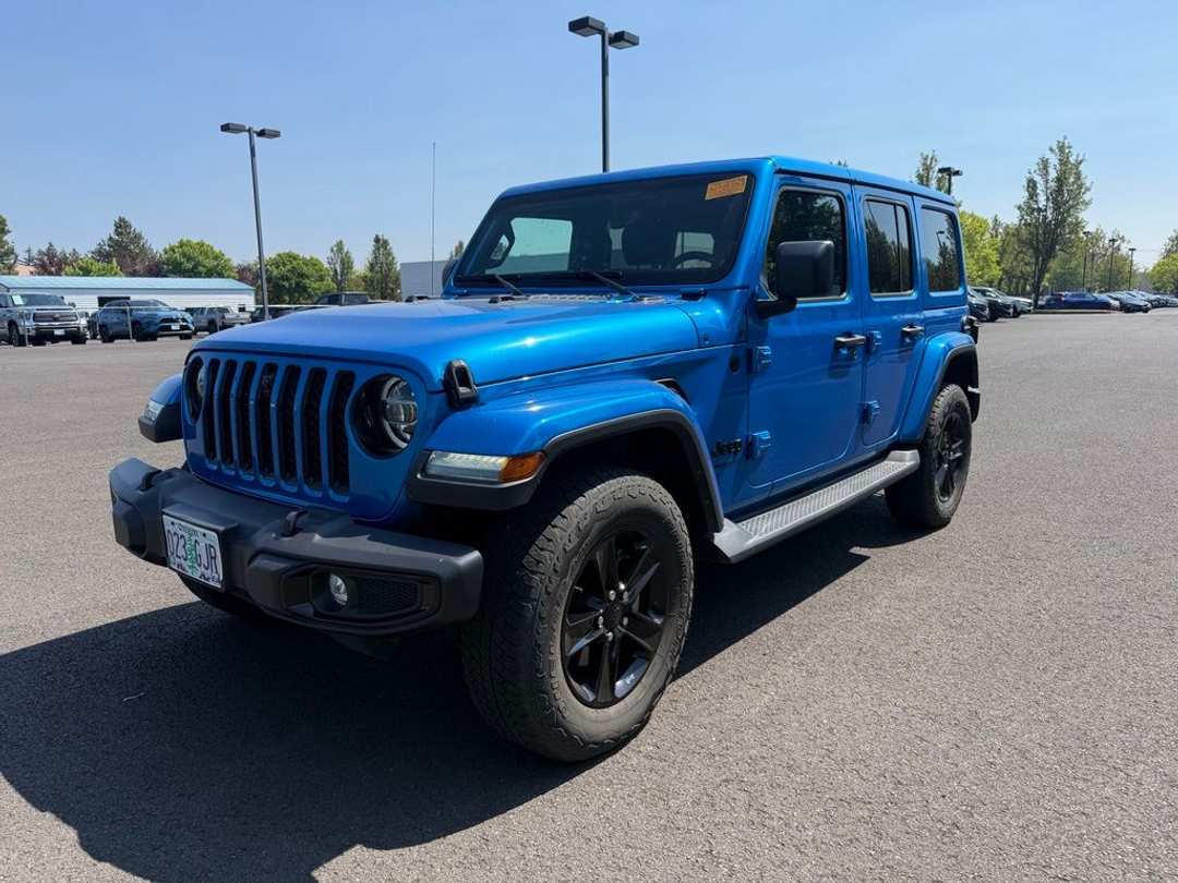 2022 Jeep Wrangler Unlimited Sahara Altitude - Image 3