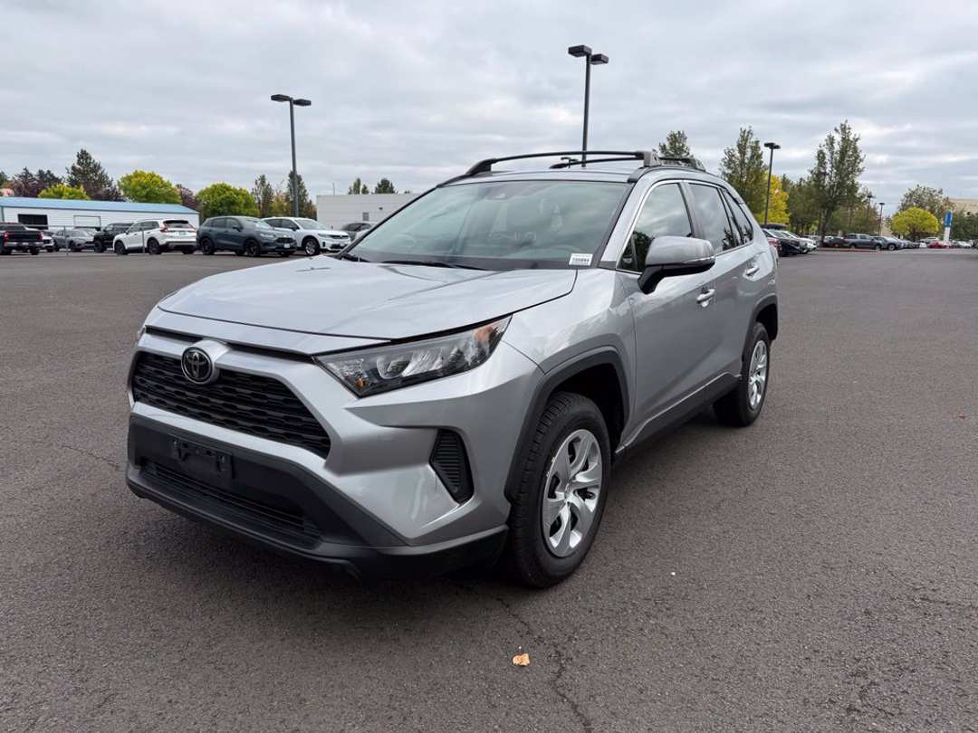 2019 Toyota Rav4 LE - Image 3