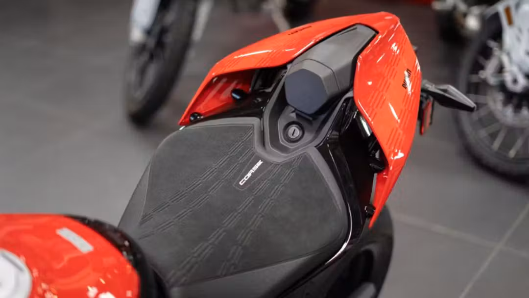 2026 Ducati Streetfighter V4 S Corse - Image 3