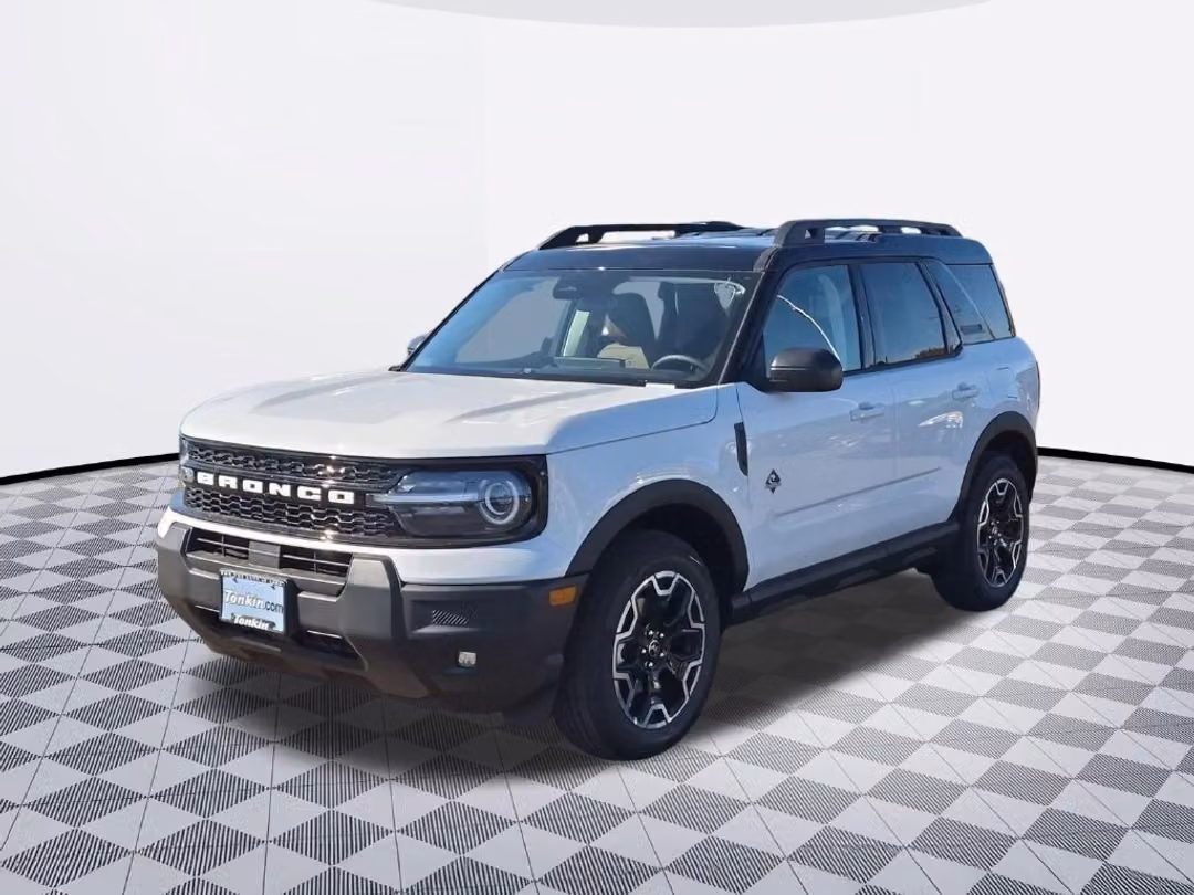 2026 Ford Bronco Sport Outer Banks - Image 2