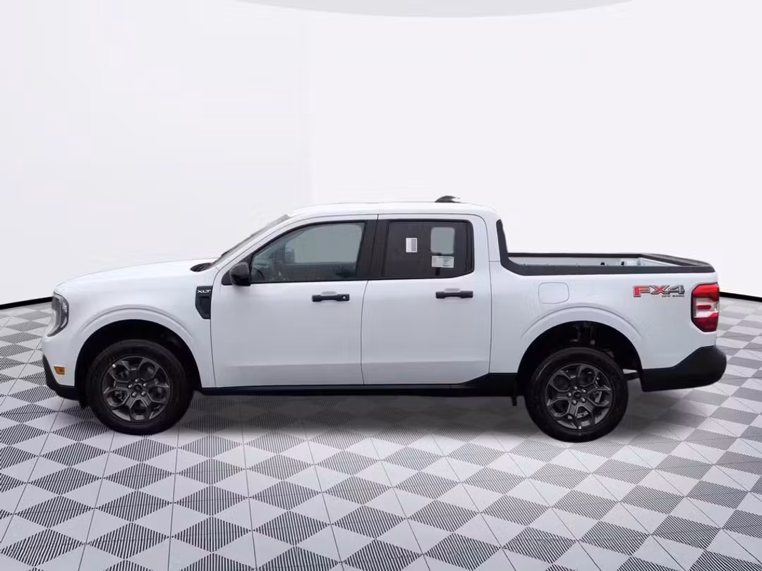 2026 Ford Maverick XLT - Image 2