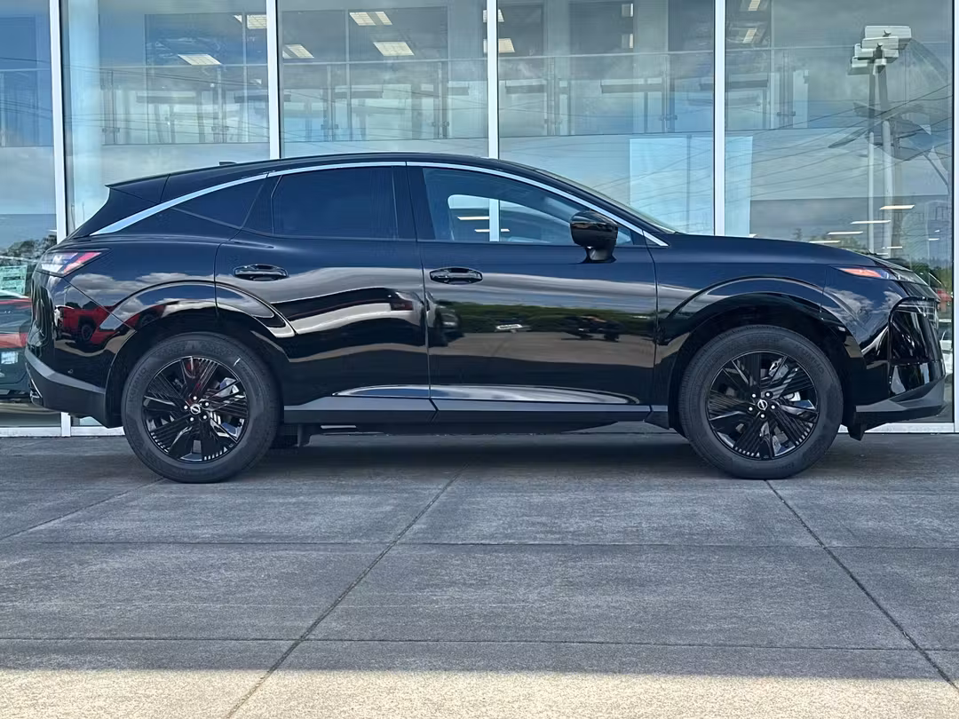 2025 Nissan Murano SV - Image 2