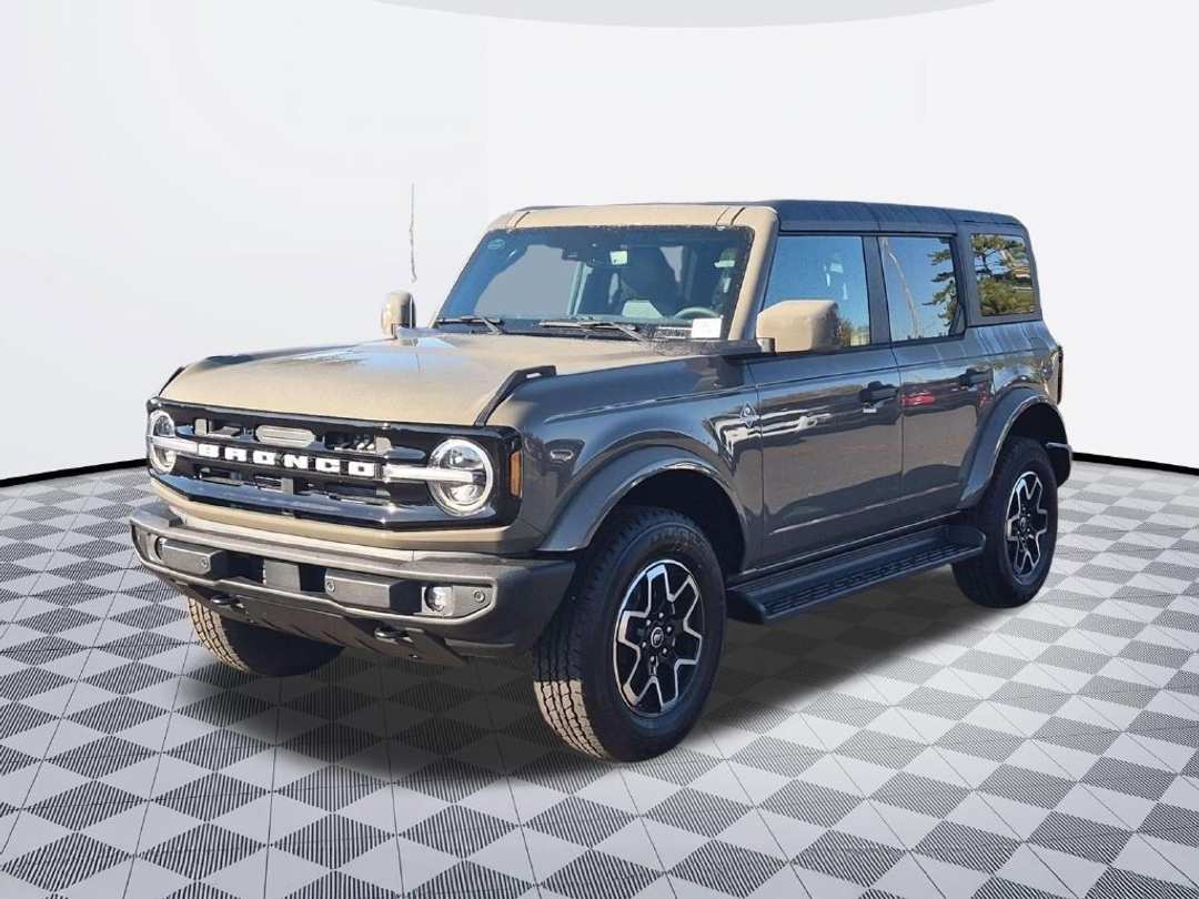 2026 Ford Bronco Outer Banks - Image 2