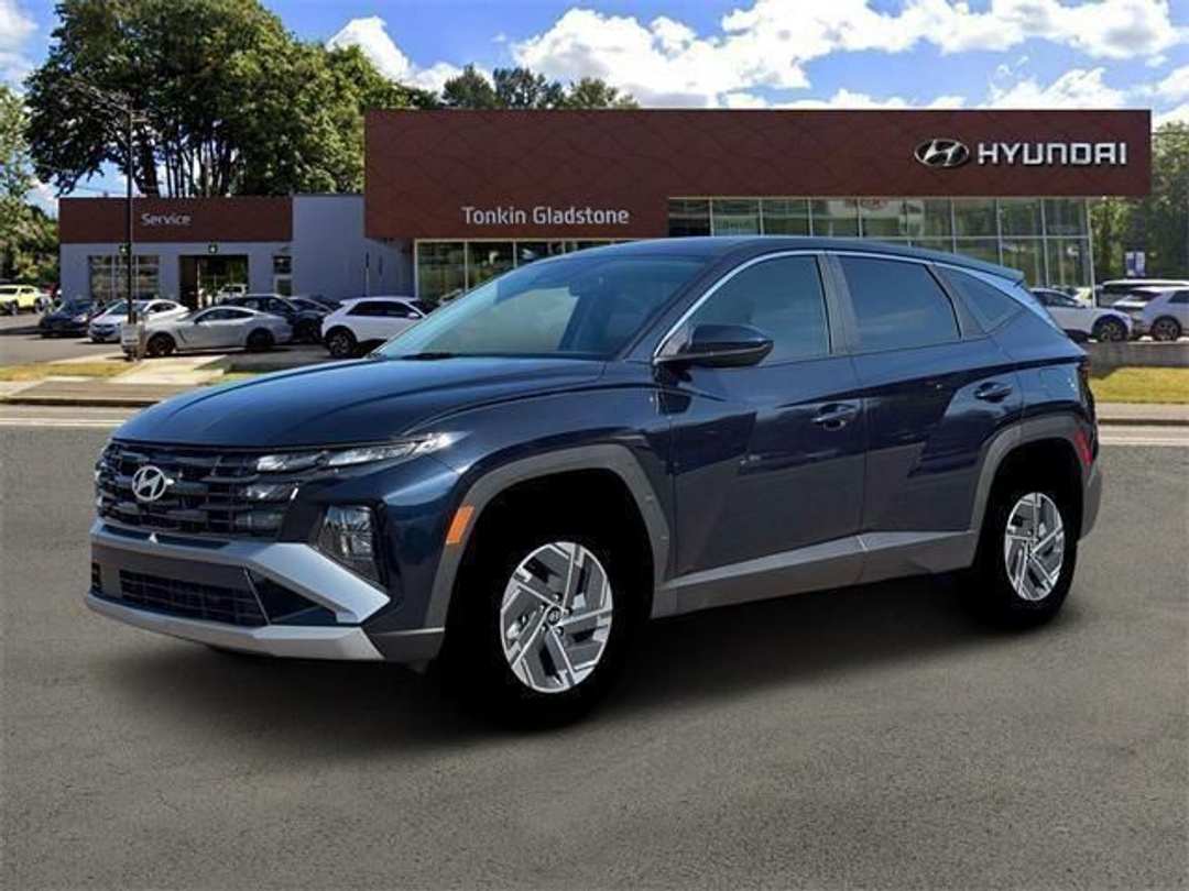 2026 Hyundai Tucson Hybrid Blue SE - Image 2