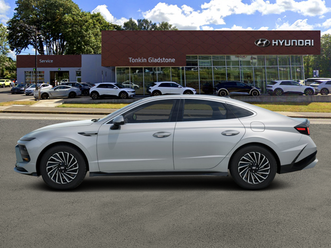 2026 Hyundai Sonata Hybrid SEL - Image 2