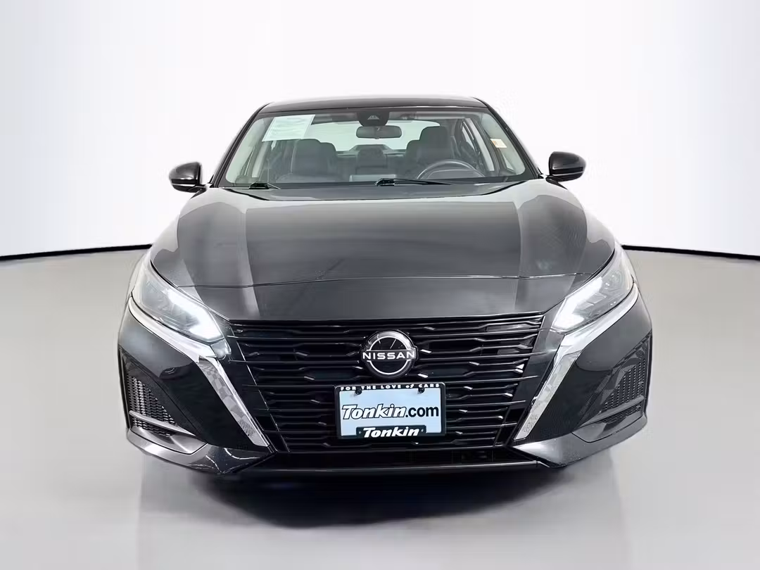 2023 Nissan Altima 2.5 SV - Image 2