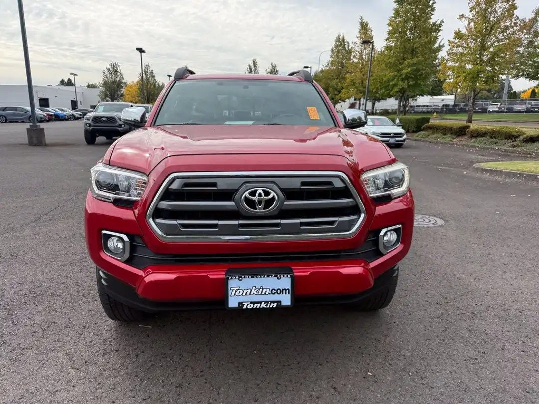 2016 Toyota Tacoma Limited - Image 2