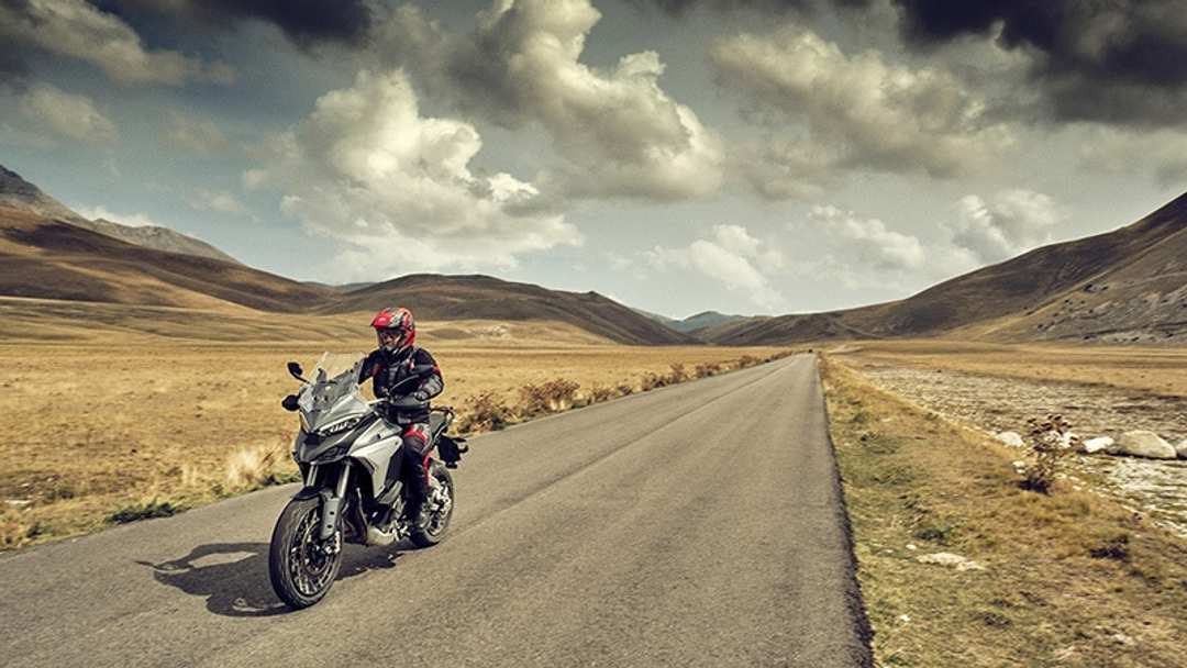2021 Ducati Multistrada V4 S Travel & Radar Spoked Wheel - Image 2