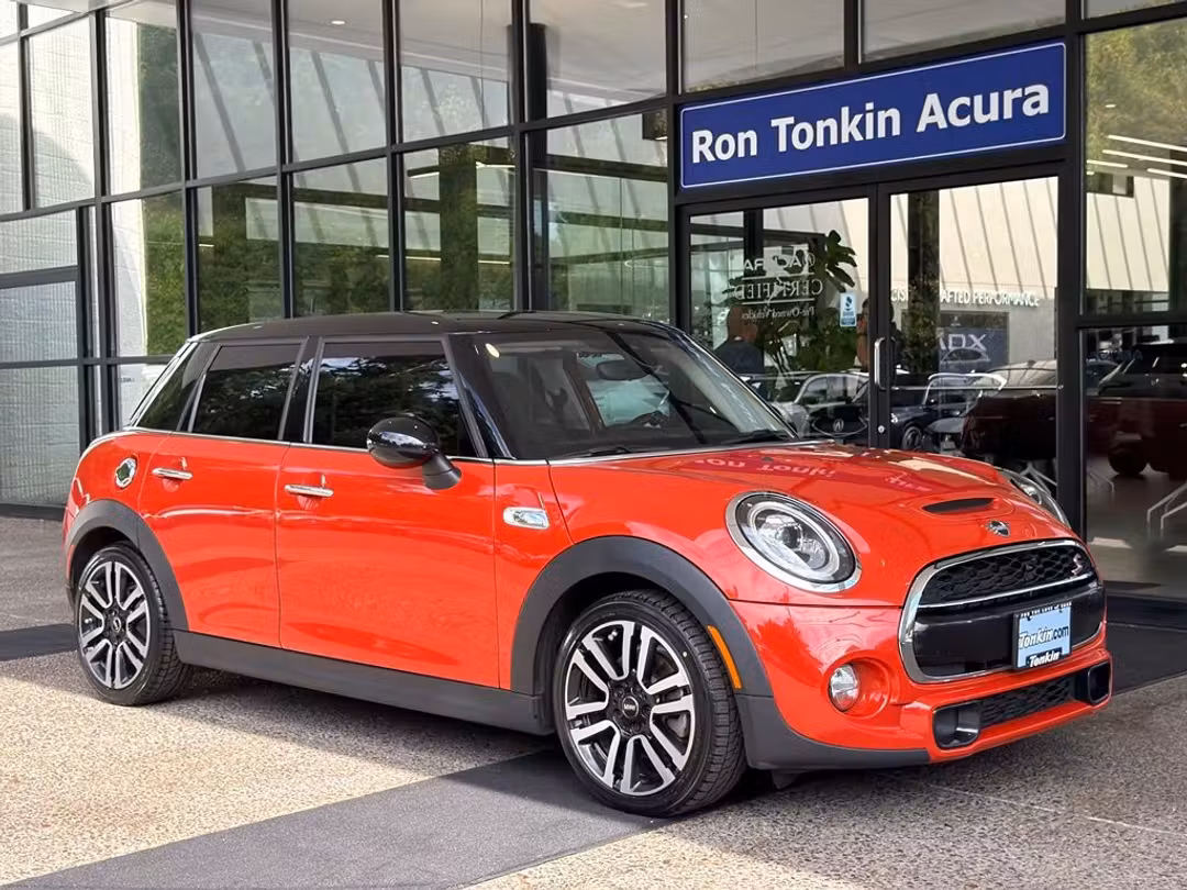 2019 MINI Cooper S Classic - Image 2
