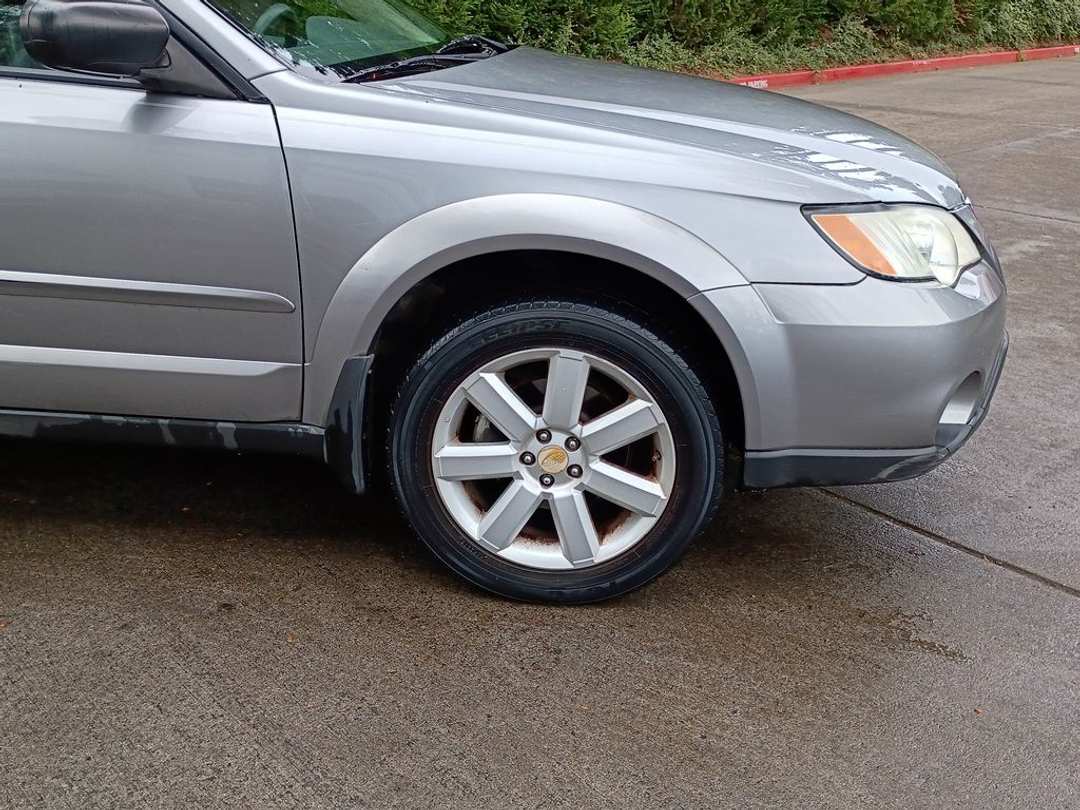 2008 Subaru Outback 2.5i - Image 2