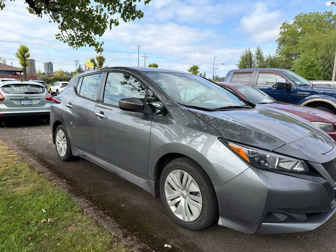 2022 Nissan LEAF S - Image 3