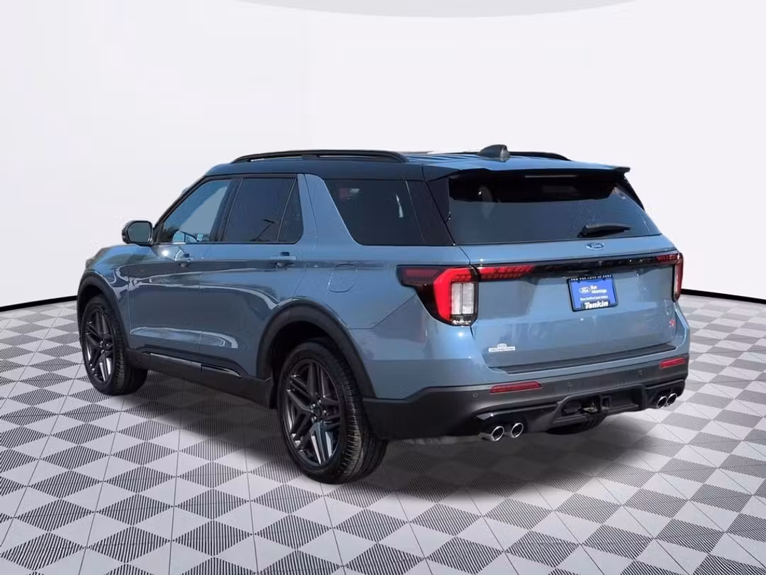 2025 Ford Explorer ST - Image 3
