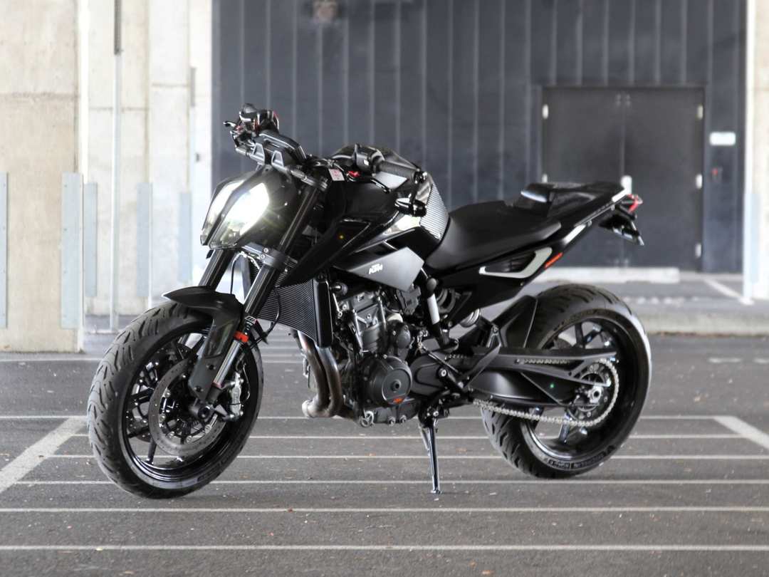 2022 KTM 890 Duke - Image 2