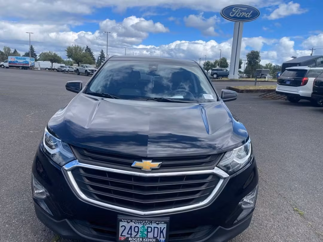 2020 Chevrolet Equinox LT - Image 2