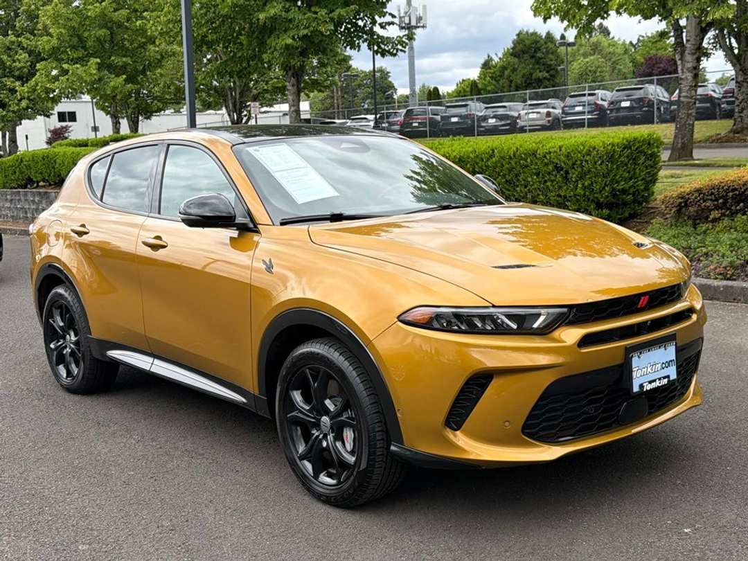 2024 Dodge Hornet R/T Plus - Image 2
