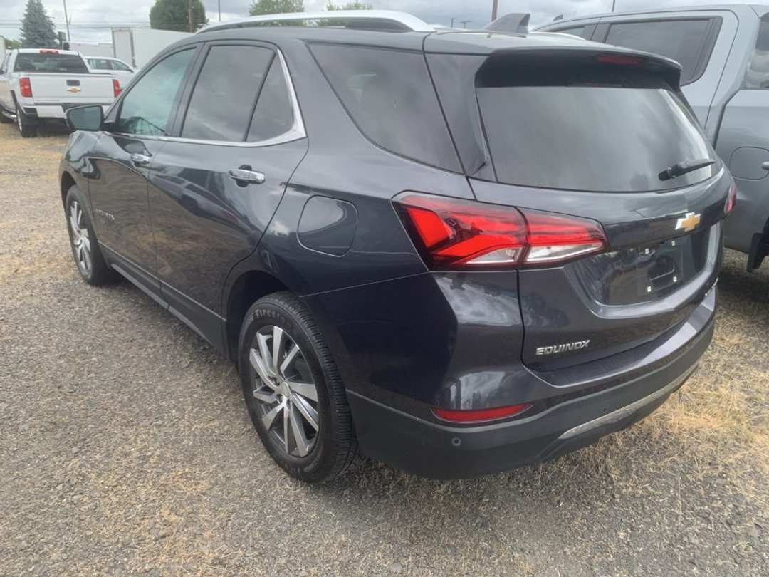 2022 Chevrolet Equinox Premier - Image 2