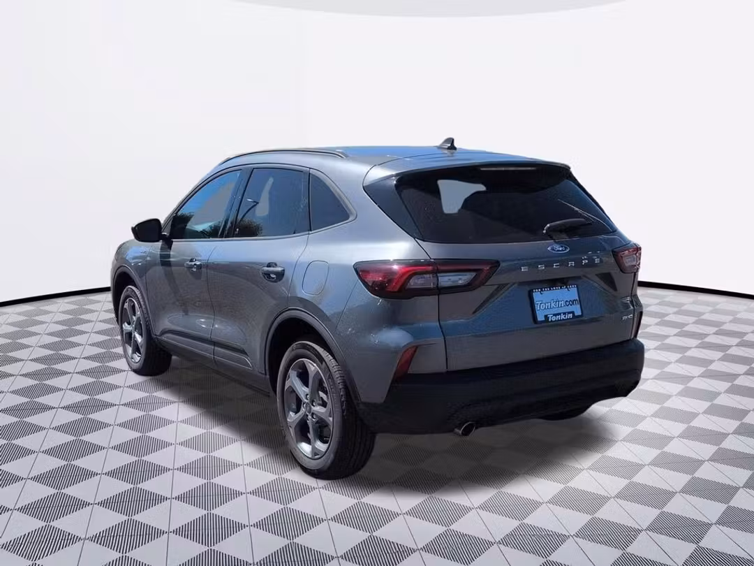 2025 Ford Escape STLine - Image 3
