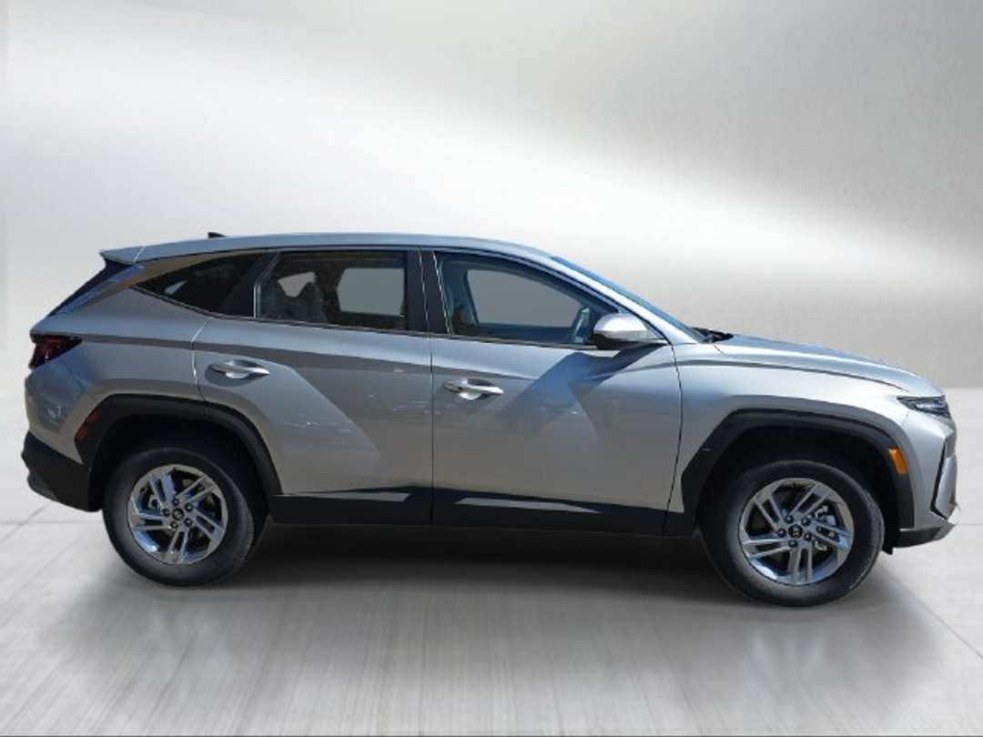2026 Hyundai Tucson SE - Image 2