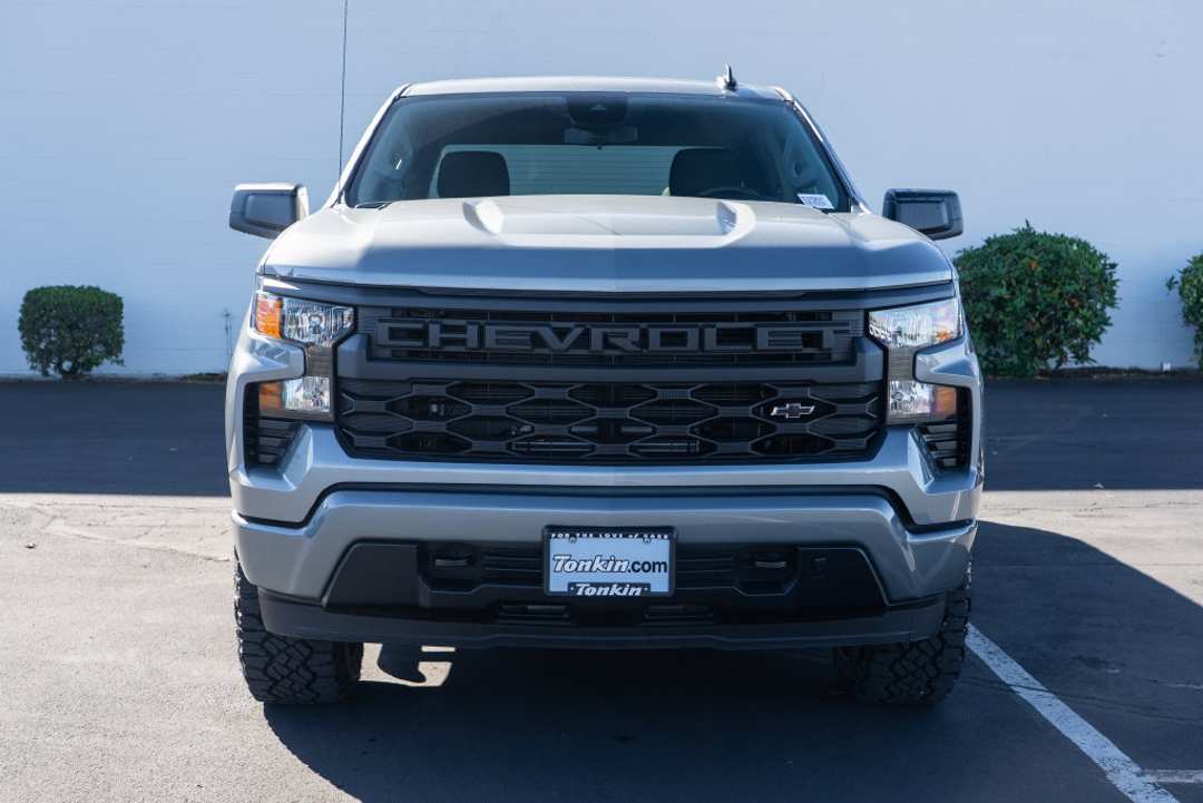 2026 Chevrolet Silverado 1500 Custom - Image 2