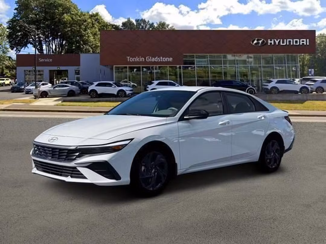 2026 Hyundai Elantra SEL Sport - Image 2
