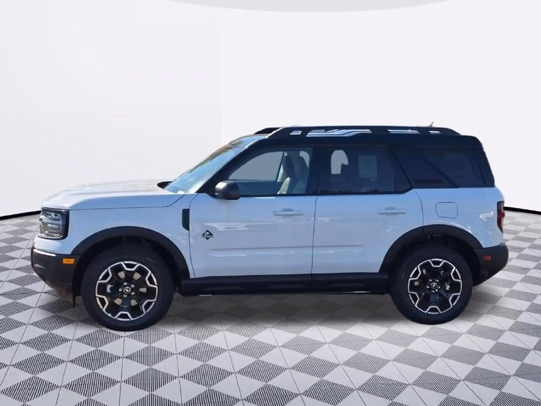 2026 Ford Bronco Sport Outer Banks - Image 3