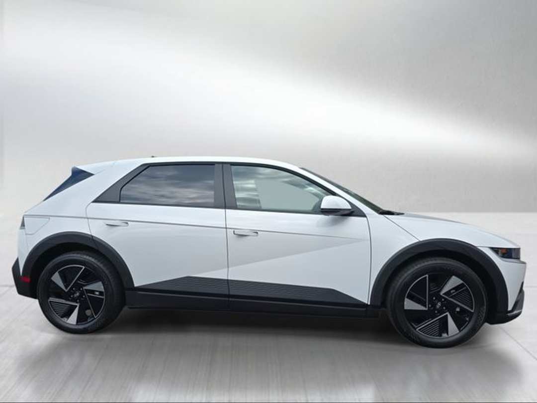 2026 Hyundai Ioniq 5 SE - Image 2