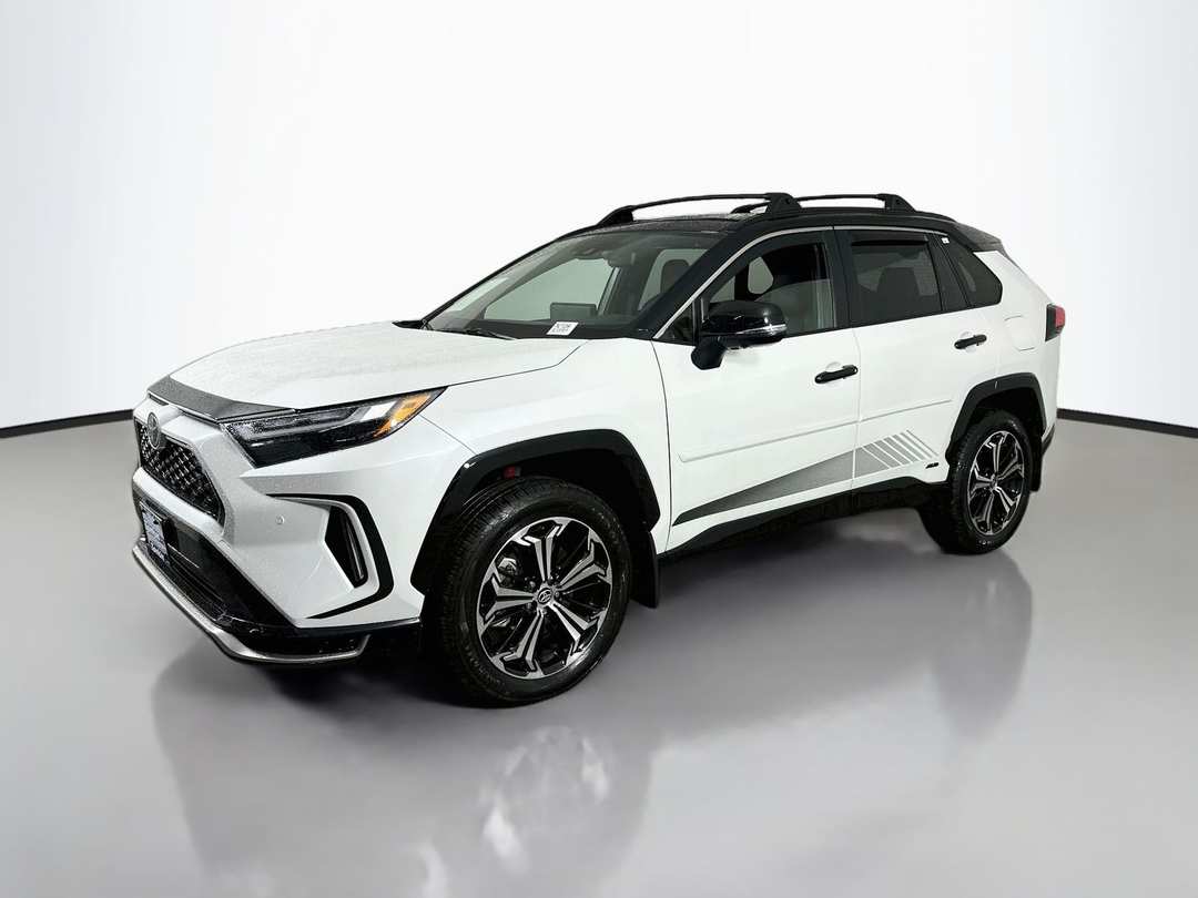 2025 Toyota Rav4 Plug-In Hybrid XSE - Image 3