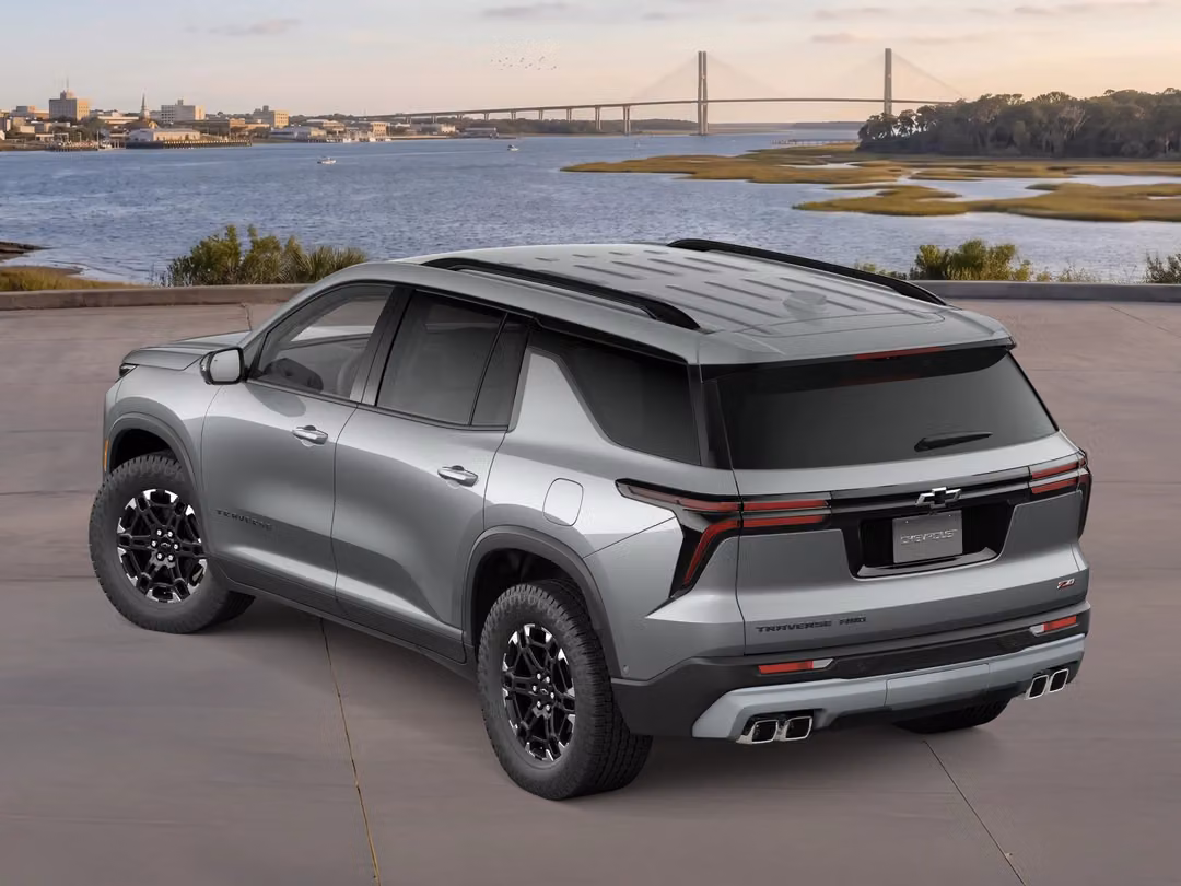 2027 Chevrolet Traverse Z71 - Image 2