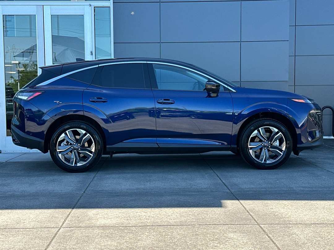 2025 Nissan Murano SL - Image 2