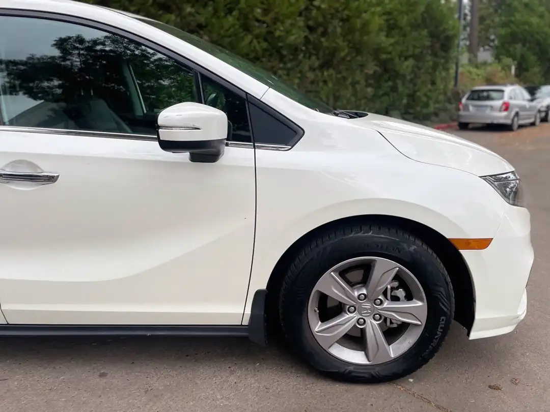 2019 Honda Odyssey EXL - Image 2