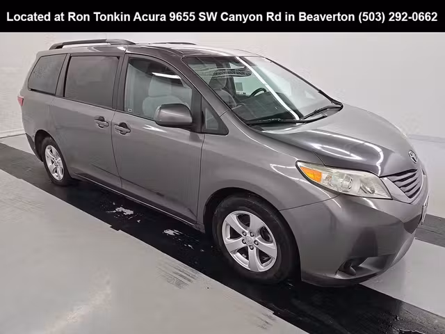 2017 Toyota Sienna LE