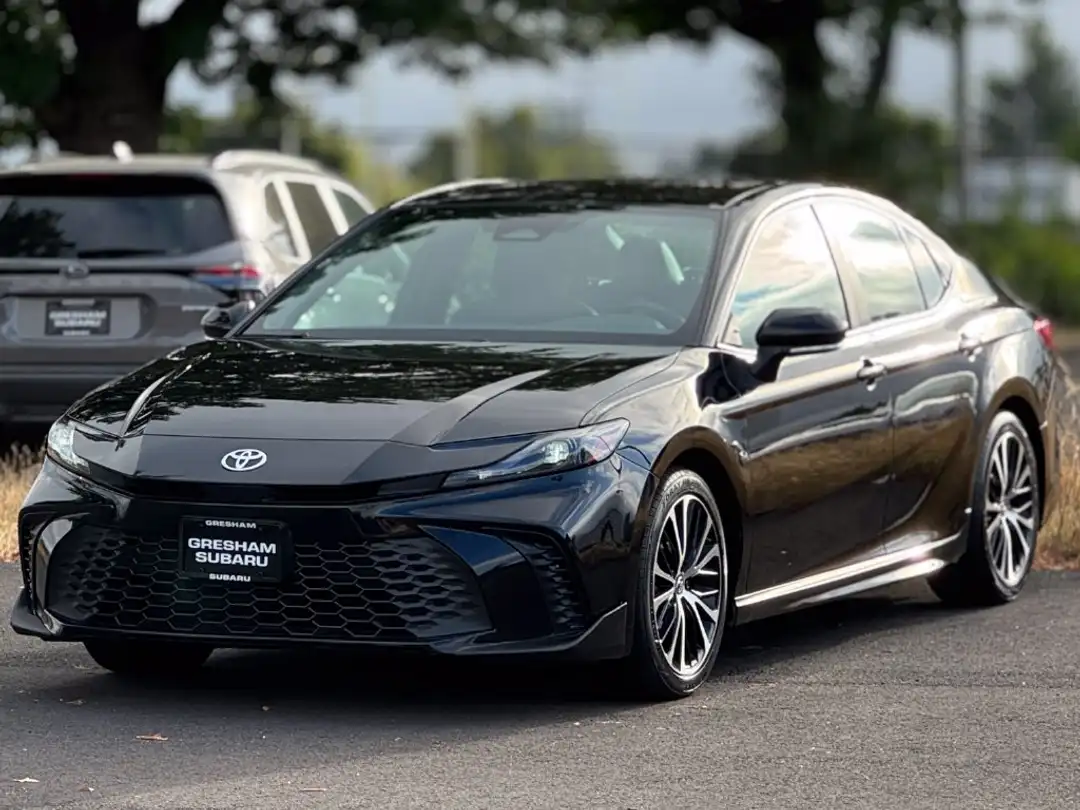 2025 Toyota Camry SE - Image 3