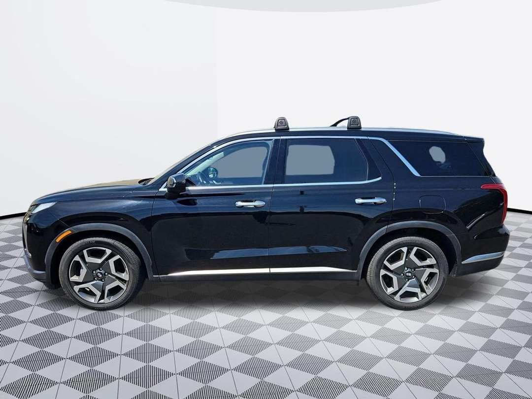 2023 Hyundai Palisade Limited - Image 3
