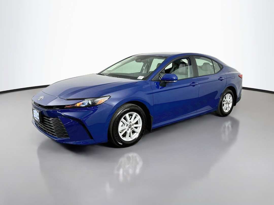 2026 Toyota Camry LE - Image 3
