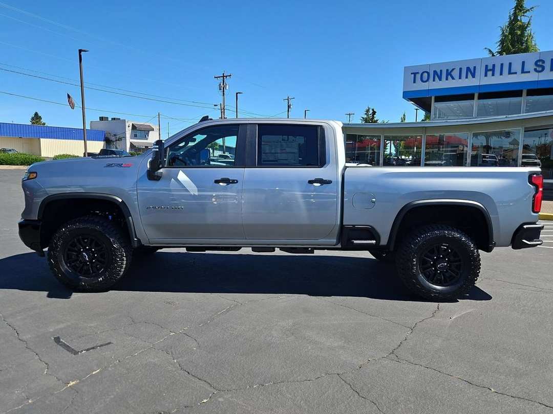 2026 Chevrolet Silverado 2500Hd ZR2 - Image 3