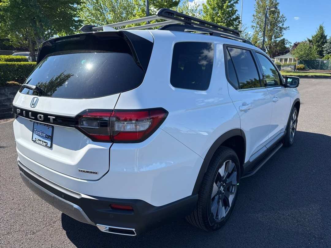 2026 Honda Pilot Touring - Image 3