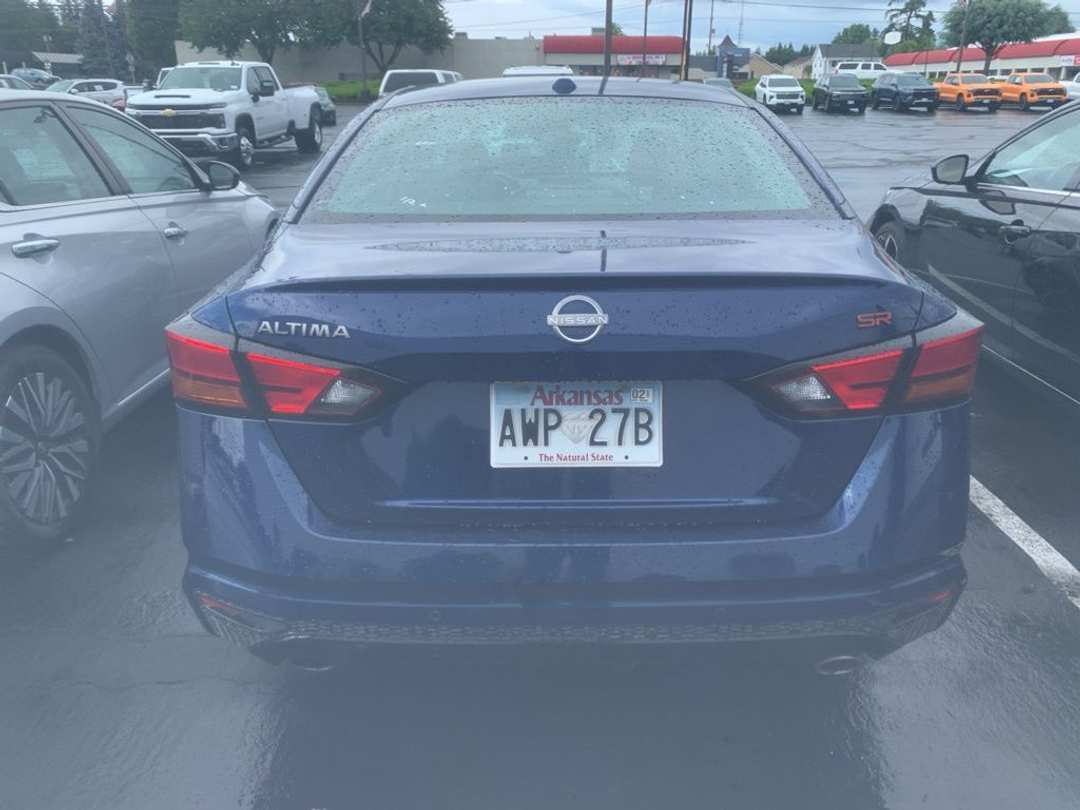 2024 Nissan Altima 2.5 SR - Image 3