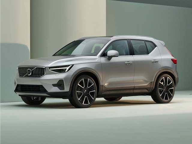 2023 Volvo Xc40 B5 Plus Bright Theme
