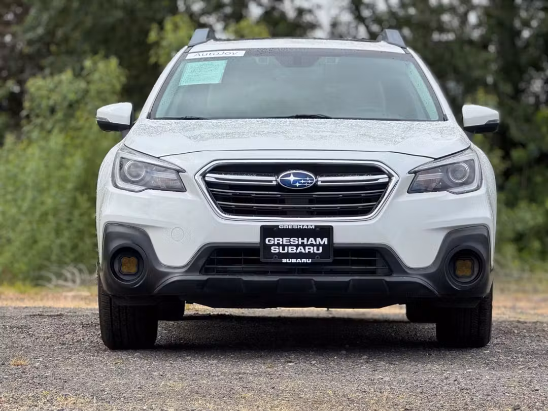 2019 Subaru Outback 3.6R - Image 2