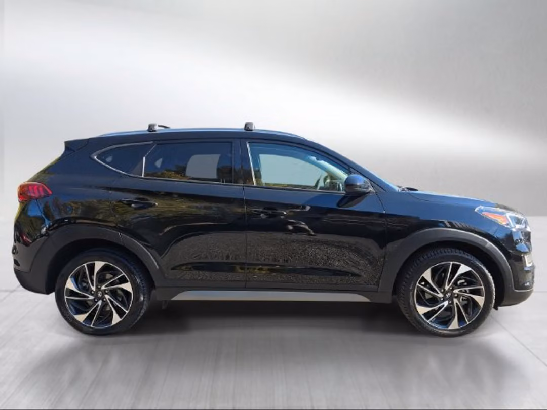 2021 Hyundai Tucson Sport - Image 2