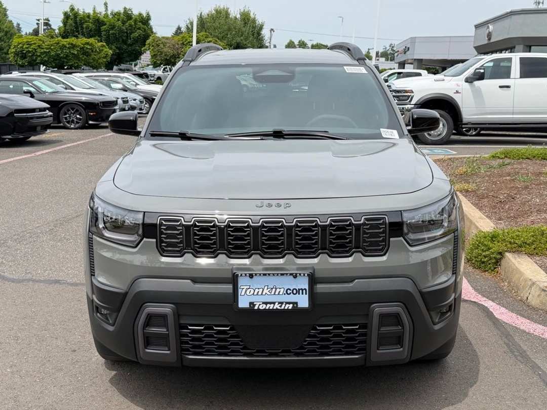 2026 Jeep Cherokee Laredo - Image 3