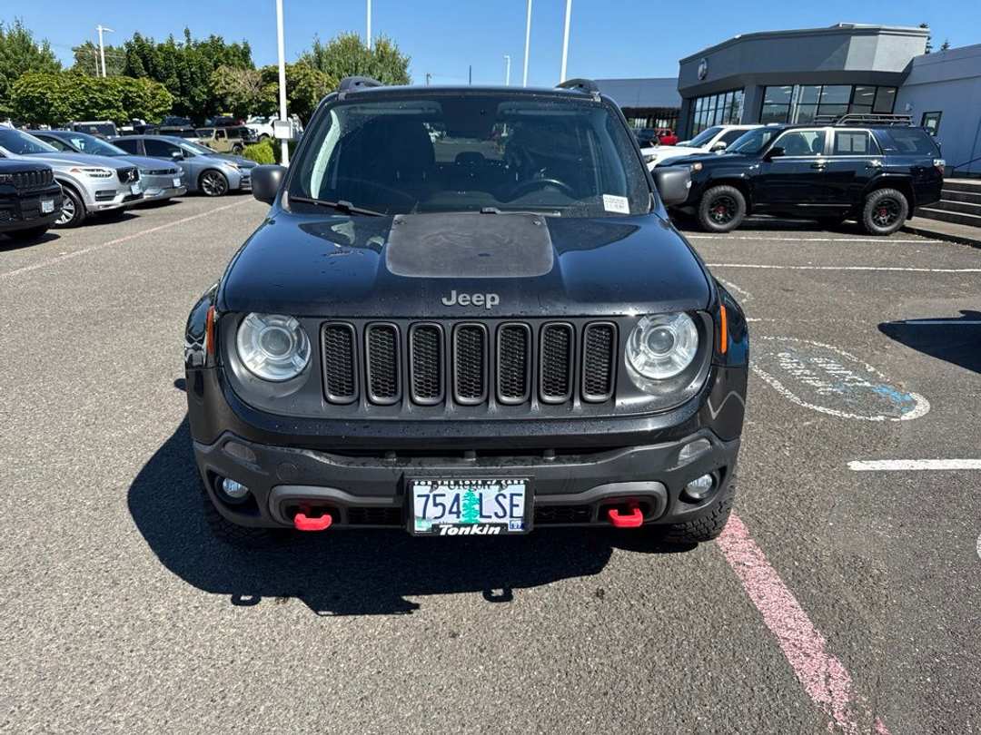 2018 Jeep Renegade Trailhawk - Image 2