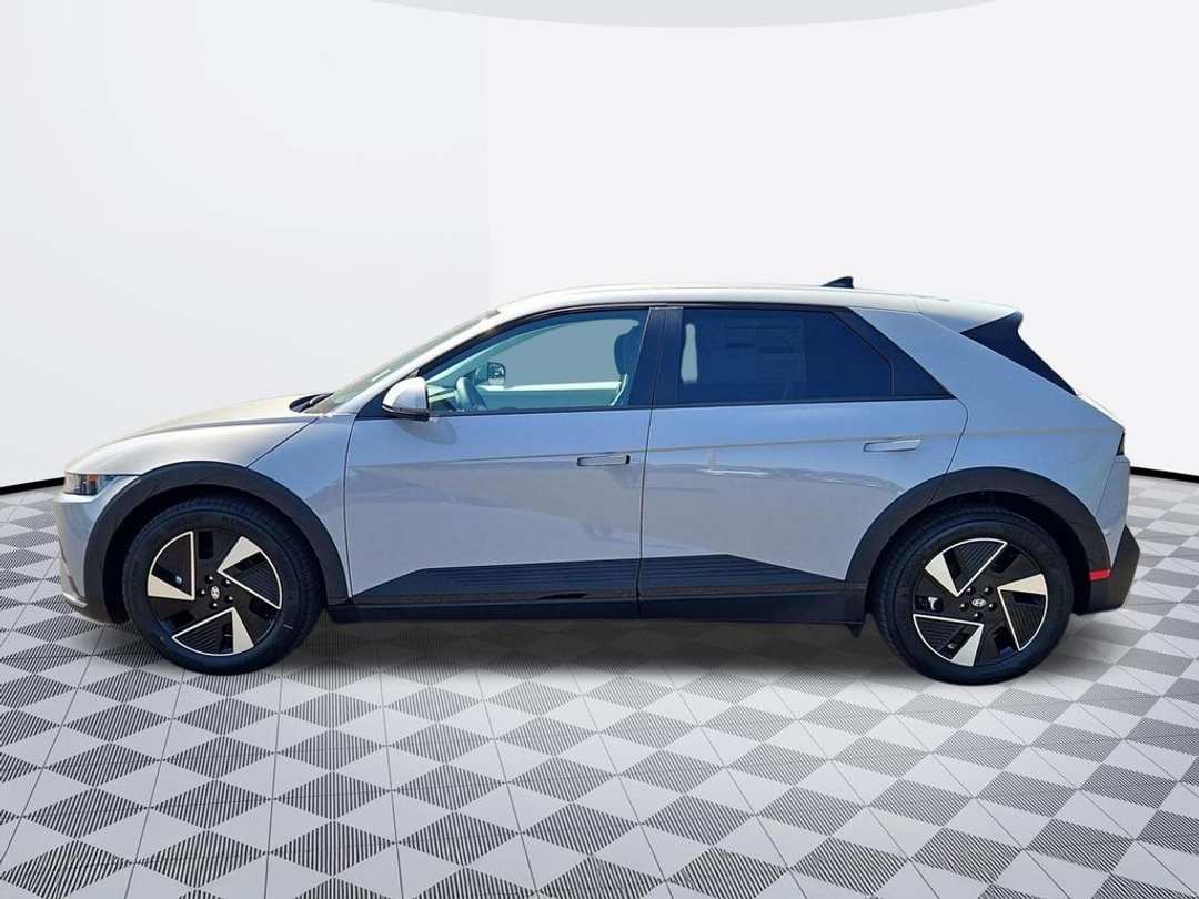2026 Hyundai Ioniq 5 SEL - Image 3