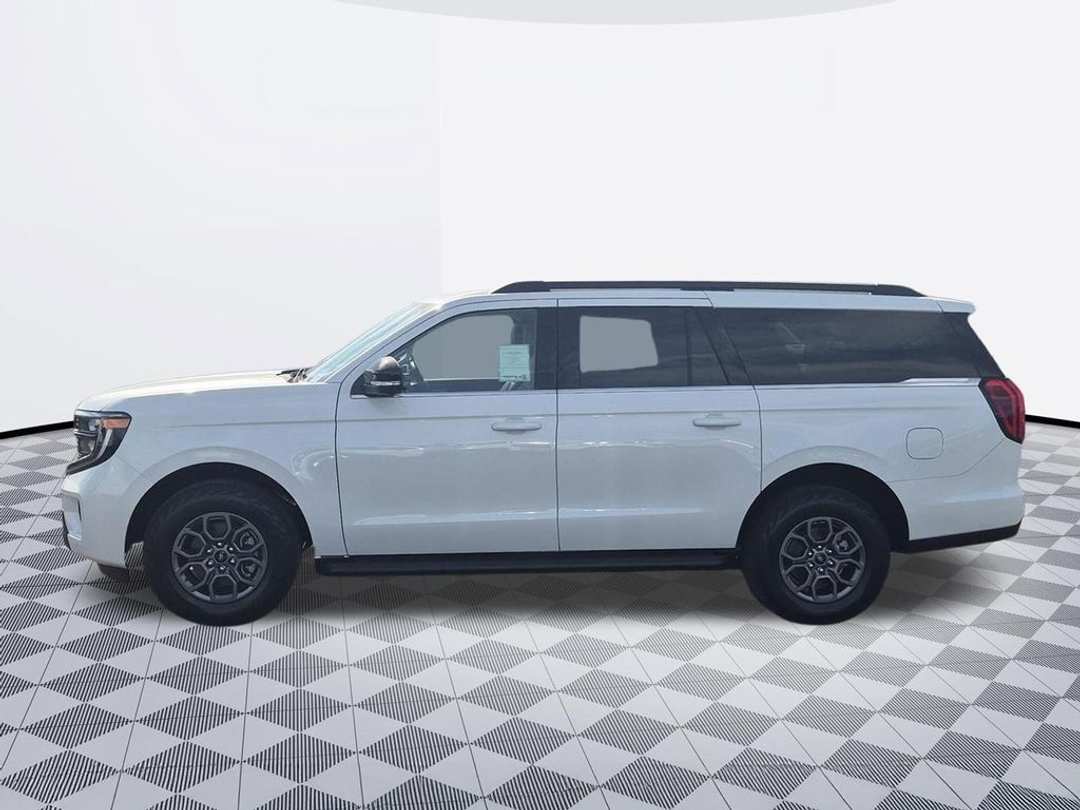 2027 Ford Expedition Max Active - Image 2