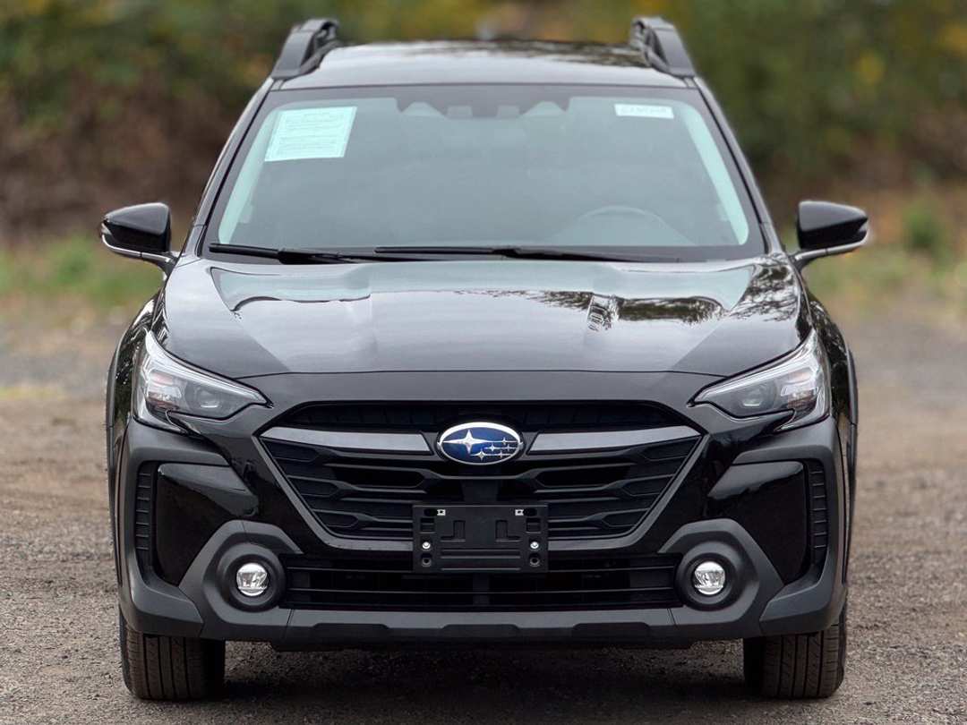2023 Subaru Outback Premium - Image 2
