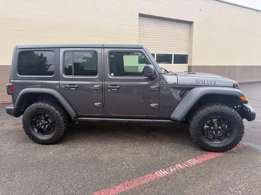 2025 Jeep Wrangler Willys - Image 3