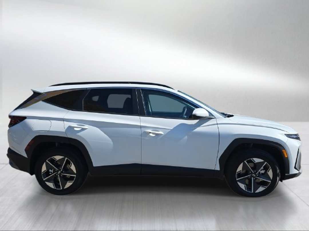 2026 Hyundai Tucson Plug-In Hybrid SEL - Image 2
