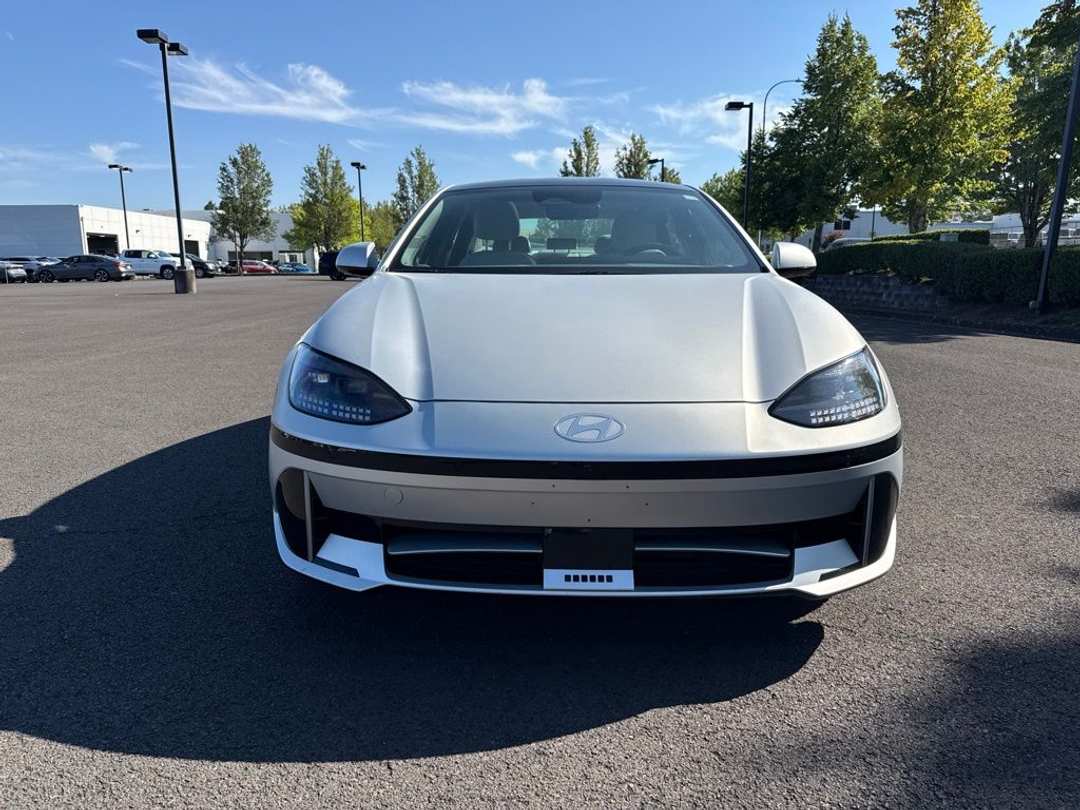 2023 Hyundai Ioniq 6 Limited - Image 2