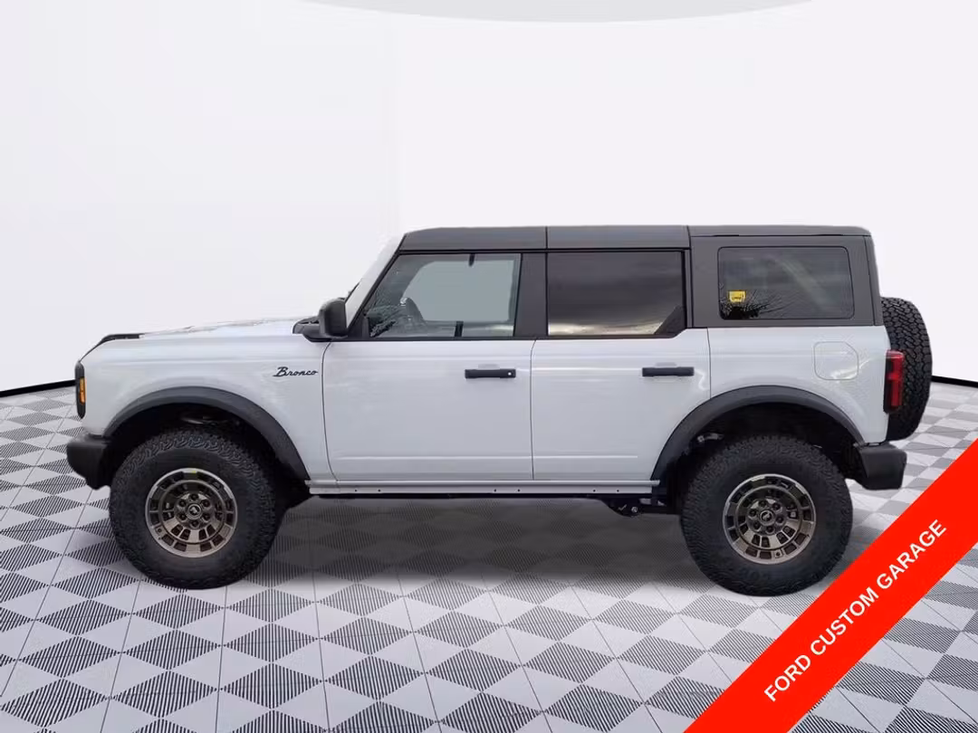 2025 Ford Bronco Big Bend - Image 2