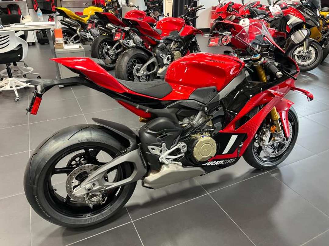 2026 Ducati Panigale V4S Corse - Image 3